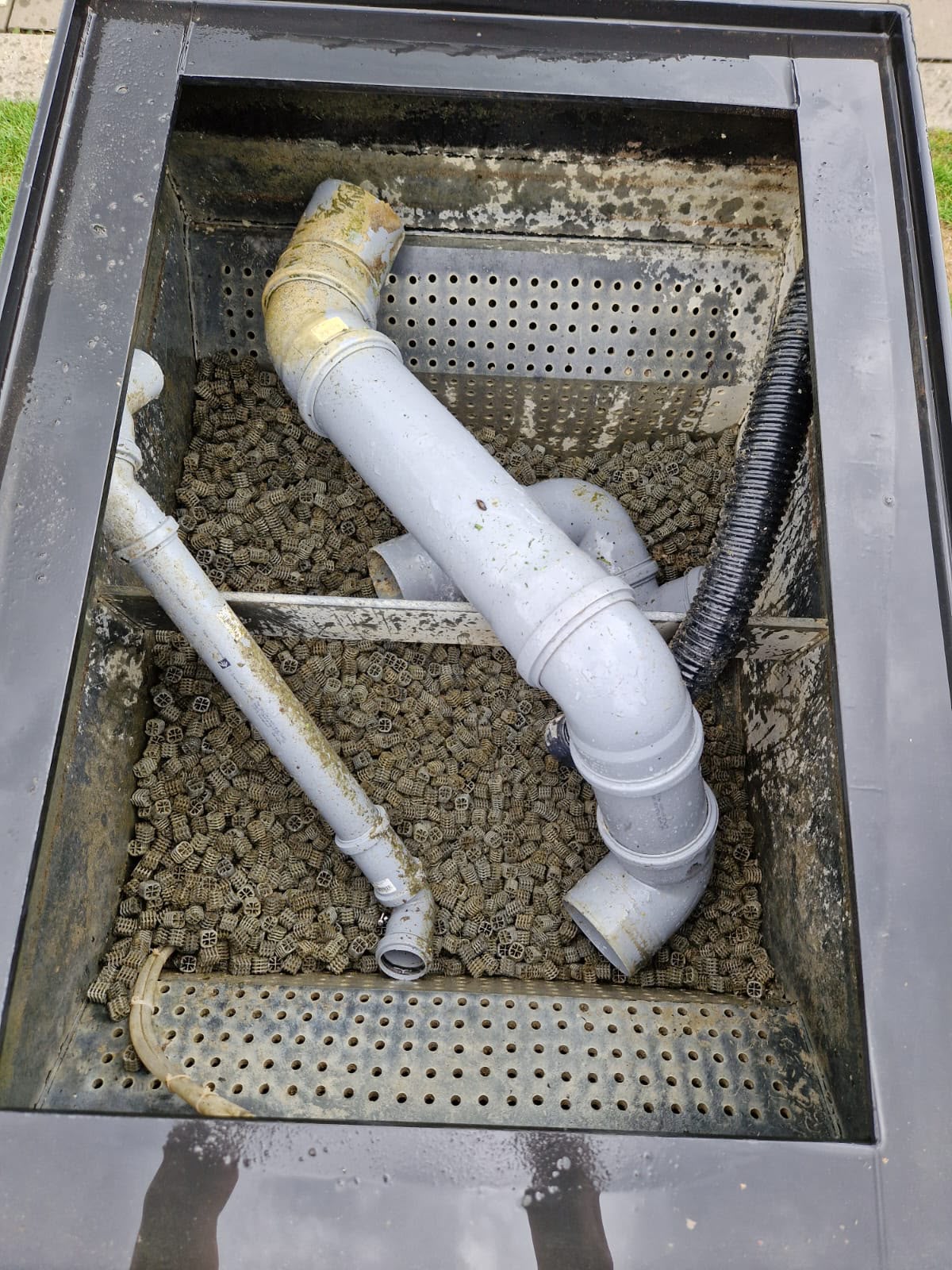 Kundenauftrag gebrauchter PE Biokammer Filter